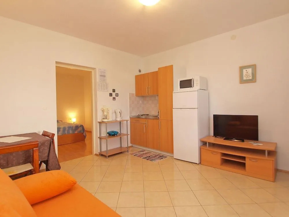 Apartment 21