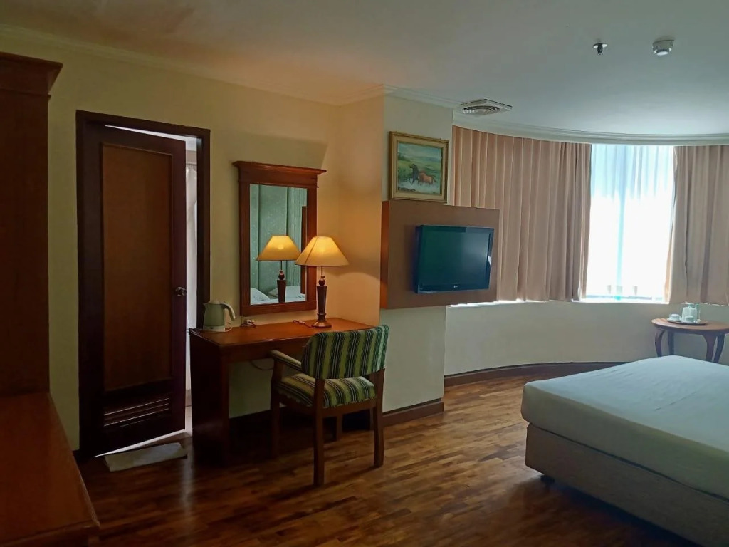 Mega Cikini Hotel