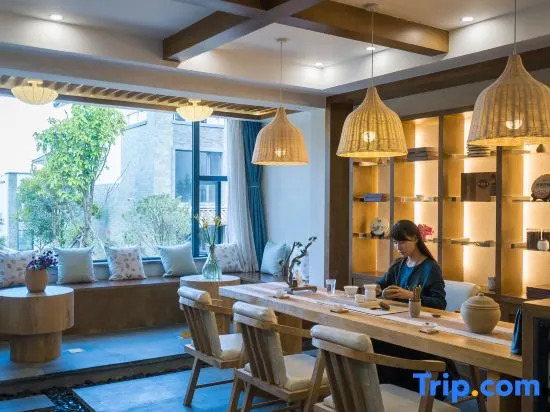 Yunmeisu AurelHaven Muyue Sunshine Golden Mountain Retreat Villa (Shuhe Old Town)