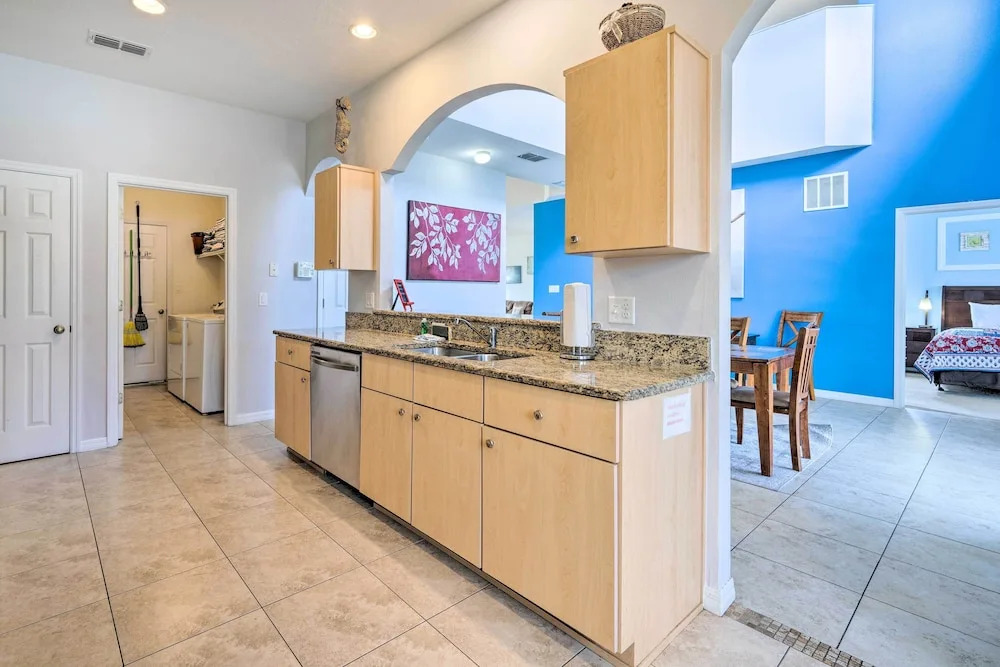 Dog-friendly Kissimmee Home w/ Lanai + Pool!