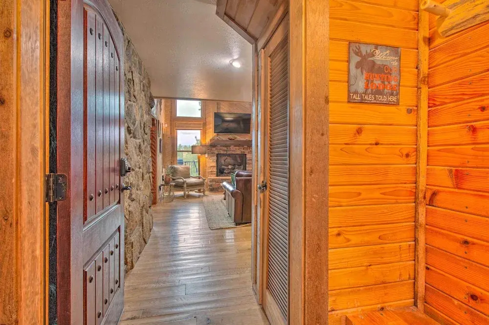 'blue Spruce Cabin' w/ Hot Tub & Resort Amenities