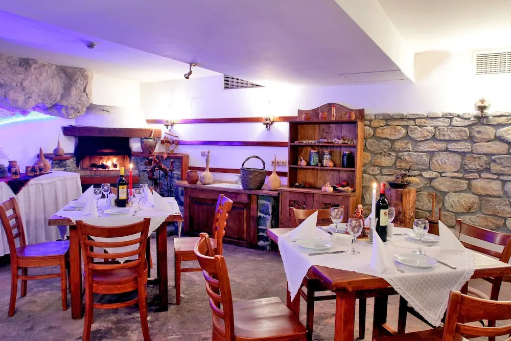 Glazne Hotel