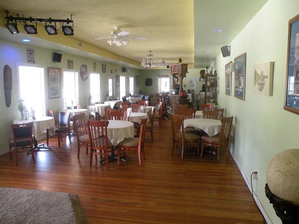1876 Heritage Inn