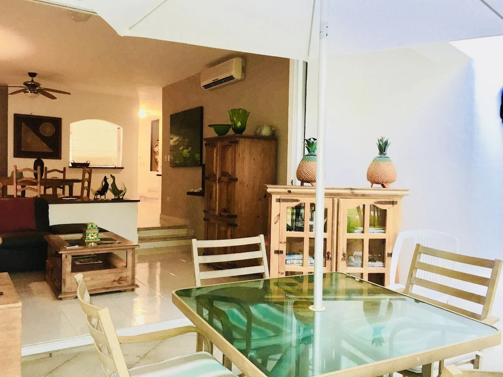 Gorgeous 8 People Economy Villa With Pool Playacar Phase 2