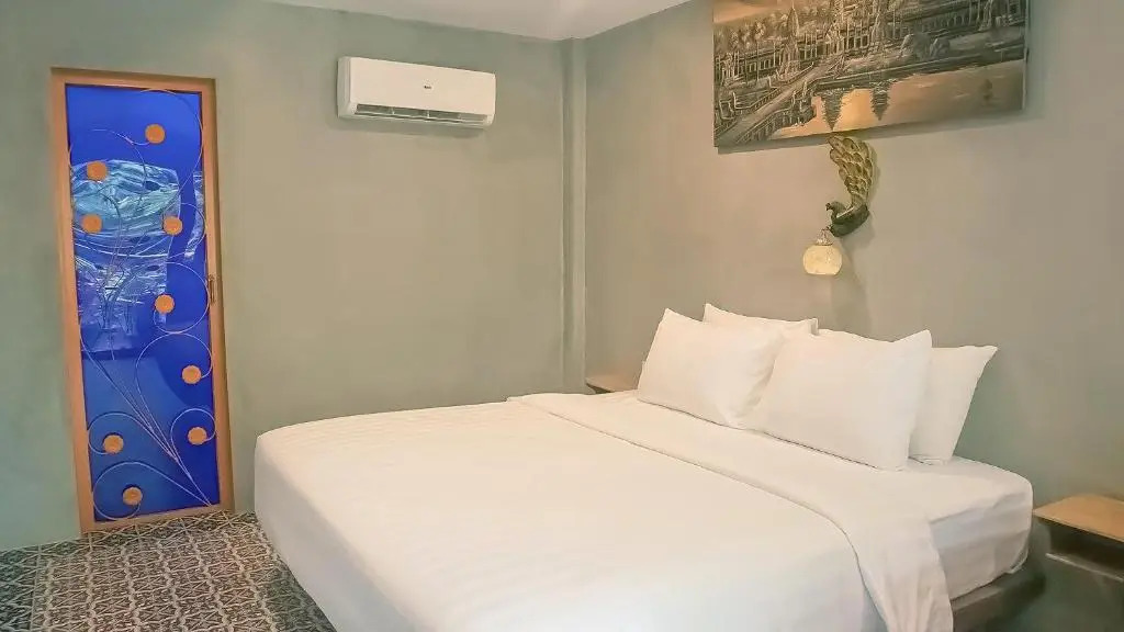Private Garden Villa With Swimming Pool & kitchen