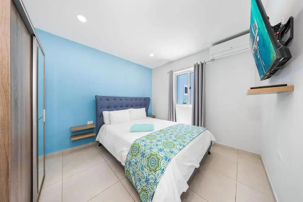 Amazing 2BR SuitePoolPatioBBQ5 min-Palm Beach