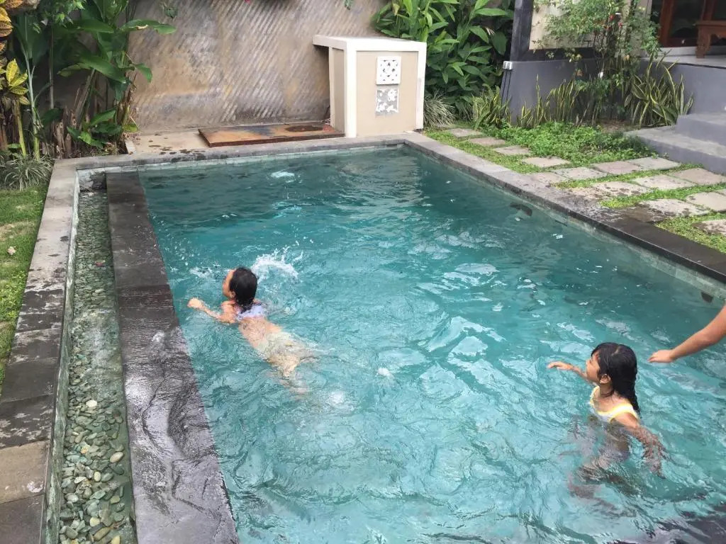 Ratna Villa