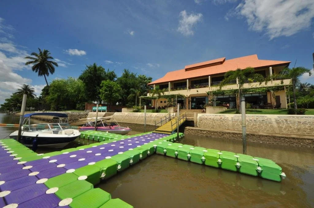 Maeklong Marina Resort