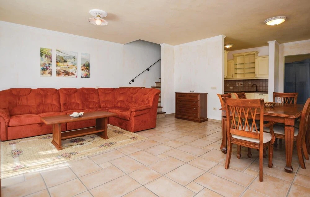 Cozy Home In Koper With Wifi