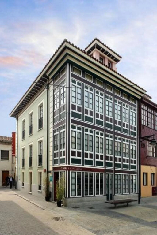 La Plaza II