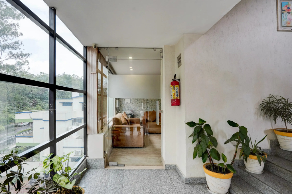 Super Townhouse Oak ONGC Crossway Formerly Hotel Gold Stone Comfort