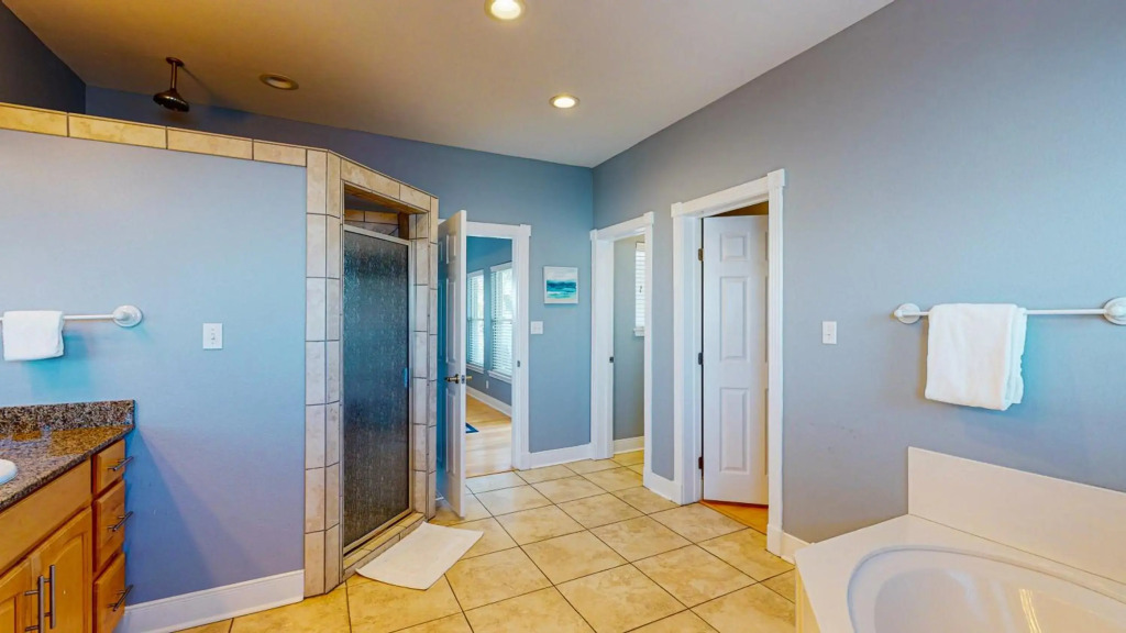 RD385 Dreamsicle Large Home in Gulfside Neighborhood, Shared Pool, Boardwalk to Beach