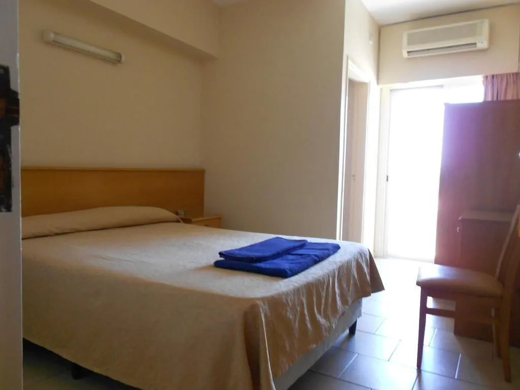 Denis Hotel