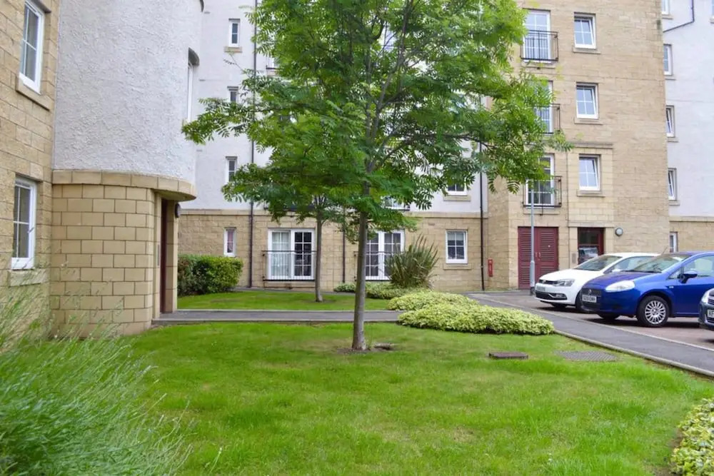 2 Bedroom Apartment With Parking
