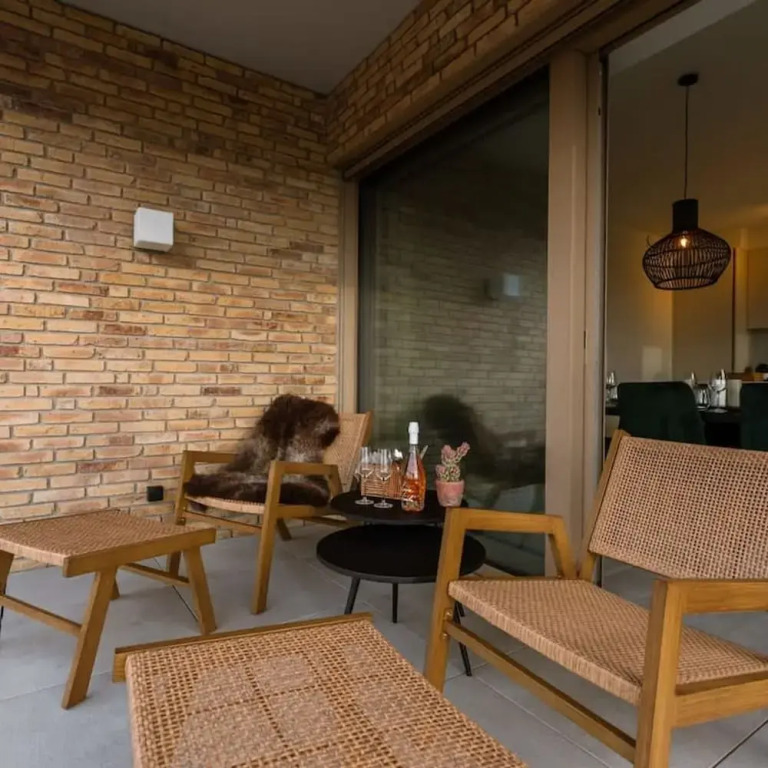 Beautiful Apartment With Terrace and Parking