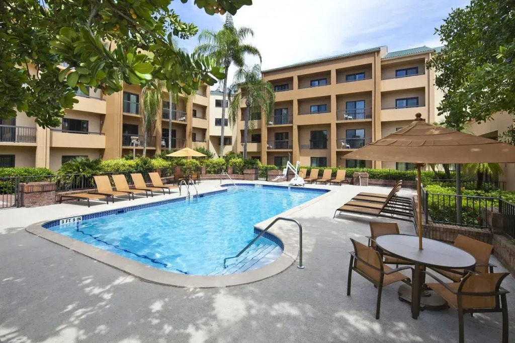 Courtyard Miami Airport West Doral