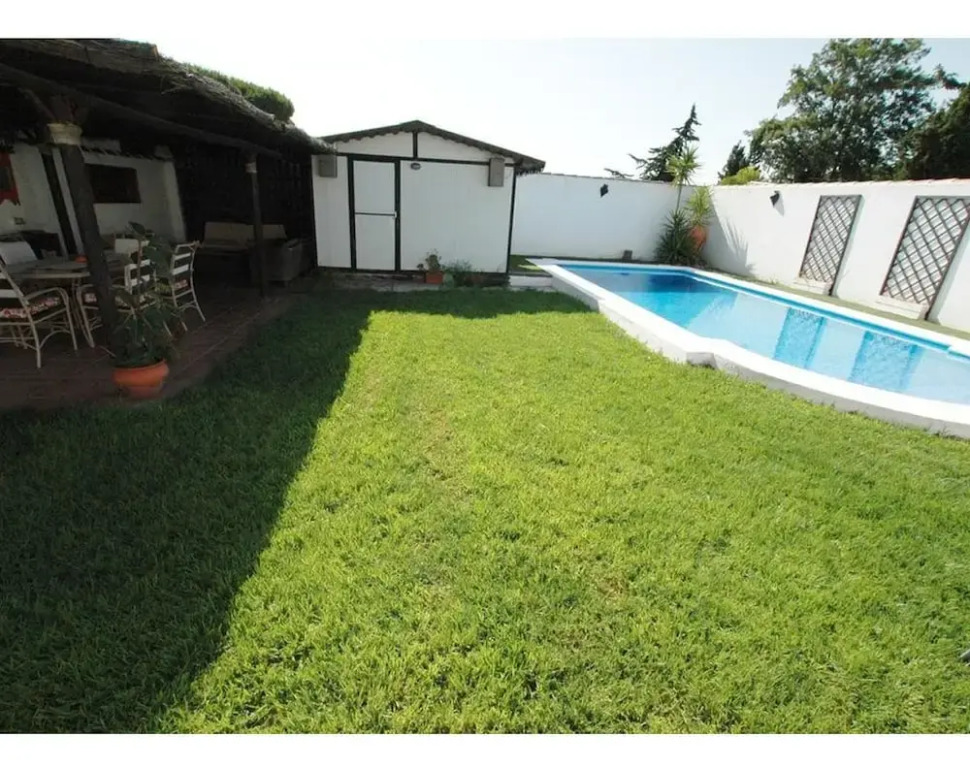 Chalet con piscina privada casa blanca