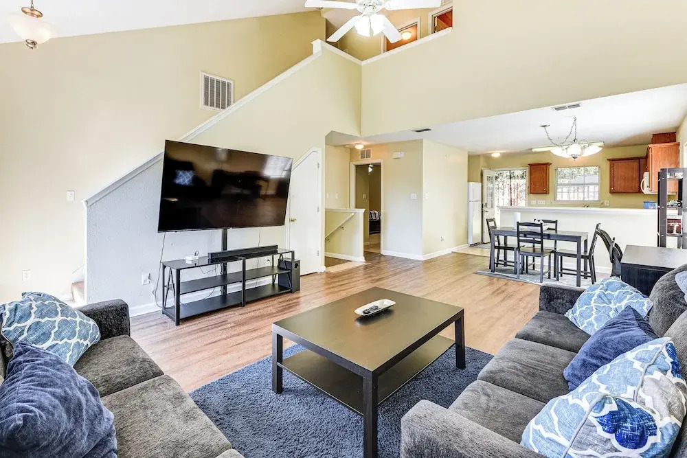 4 Mi to Fsu: Pet-friendly Townhome