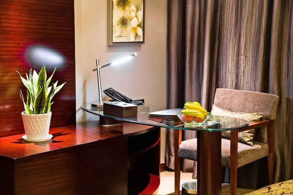 Shenzhen Fuqinglong Huatian Hotel