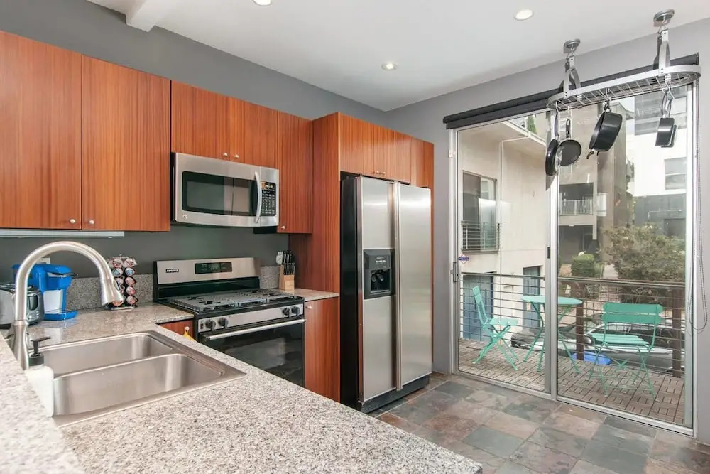 Beautiful 2br/2.5ba Apt in Little Italy by Domio