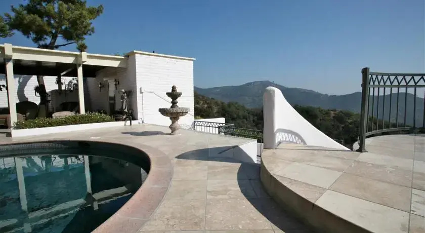 Hollywood Sign and Awesome City Views Three-Bedroom Home