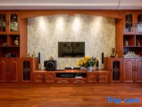Yunhai Bay Ocean View LOFT Holiday Residence (Jinmao Mall, Qingdao Station)