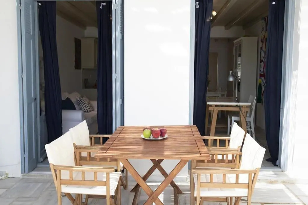Beachfront 2br apartment - Free parking
