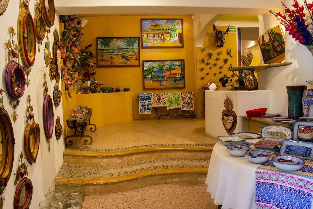 Casa Parota Boutique Hotel