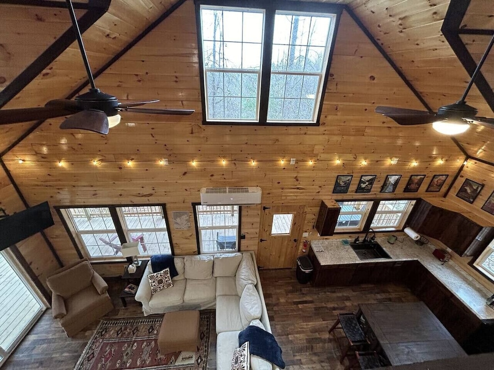 Wifi & Hot Tub, Large Family - Climb On in Rrg!