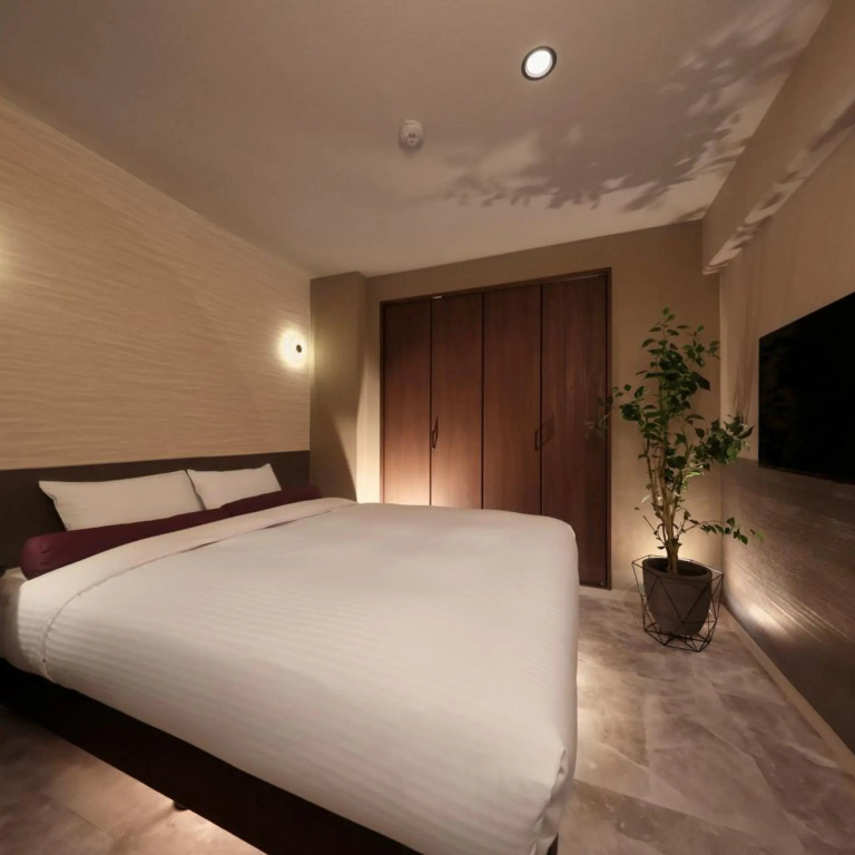 Dotombori Crystal Hotel 3