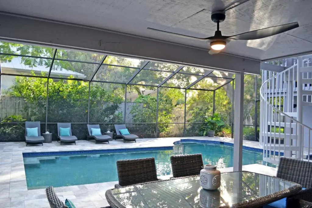 Shell Beach - The Treehouse 210