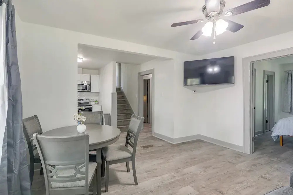4 Mi to Dtwn: Charming Retreat in Wichita!