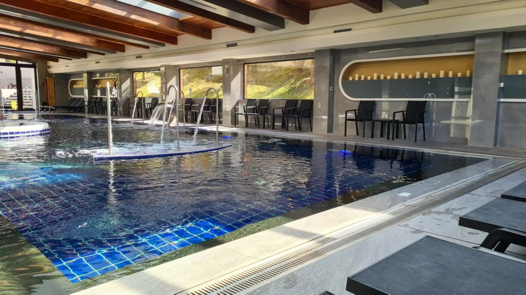 Apartmanica Double room apartment with balcony, best mountain 4* SPA Resort, Bansko