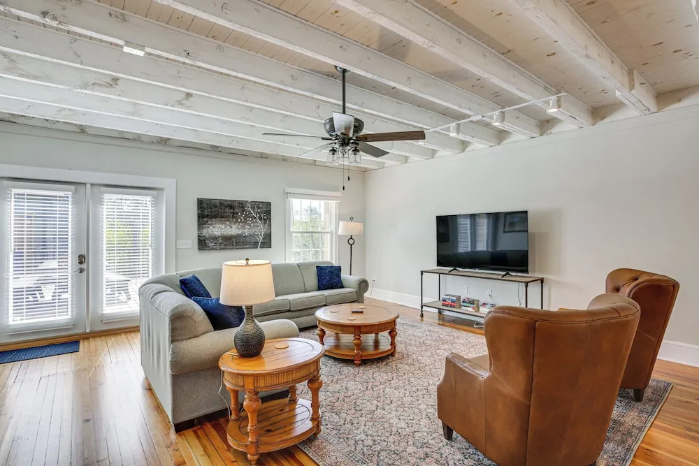 Walkable Main Street Blowing Rock Apartment!