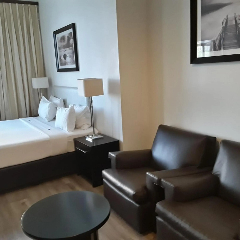 Parade Hotel