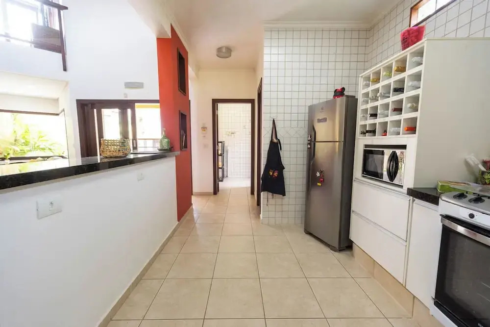 Casa com rea Gourmet e Quintal a 200 m da Praia