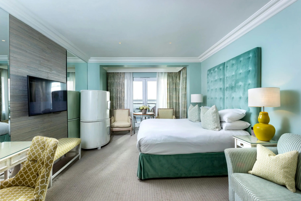 Roslin Beach Hotel