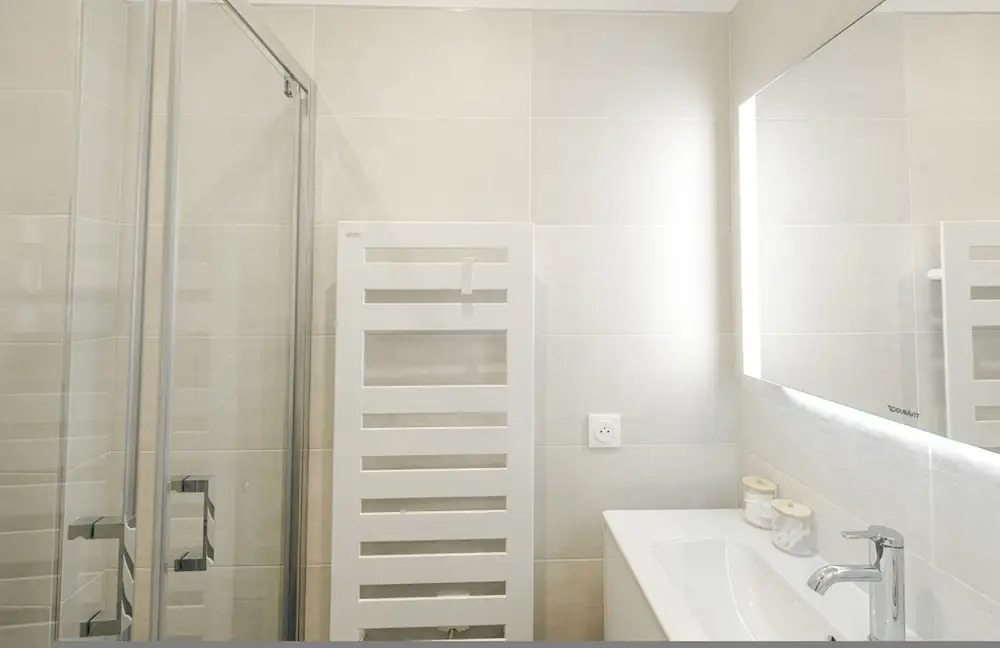 By Saint-sulpice Newly Refurbished 4 BR Apartment