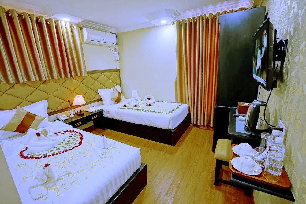 Royal Ruby Hotel