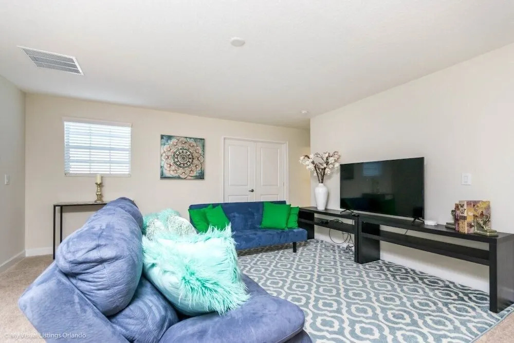 Bright & Sunny Champions Gate 8 Bedroom Villa villa