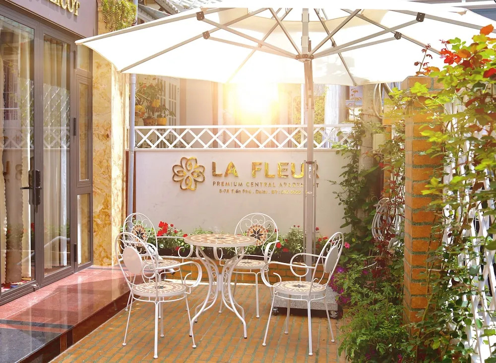 La Fleur Premium Central Apartment Hotel