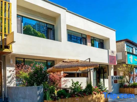 Mo Yuan · Li Xiang Homestay