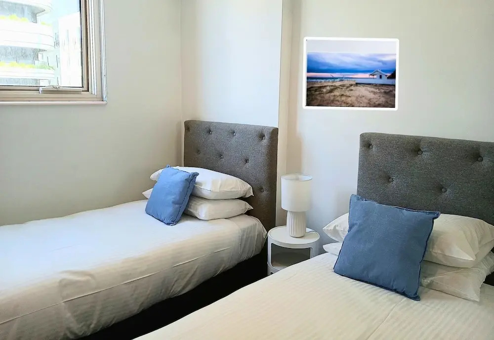 Readyset Apartments at Dockside
