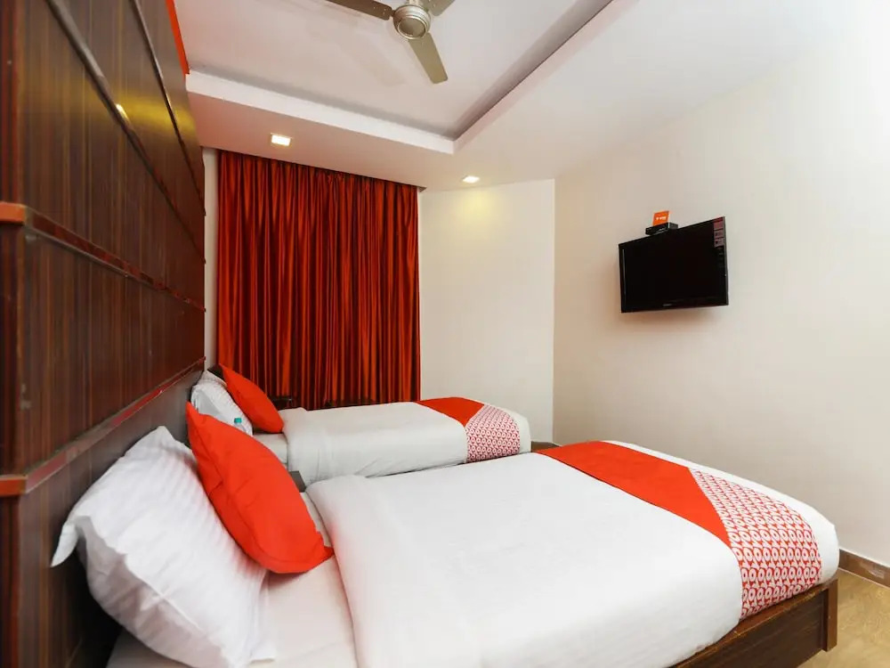 Nachiappa Park Hotel