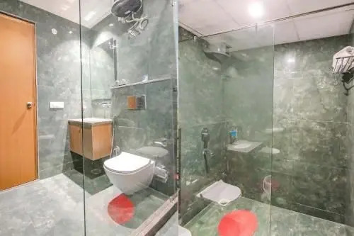 FabHotel Luxe Stayz 39