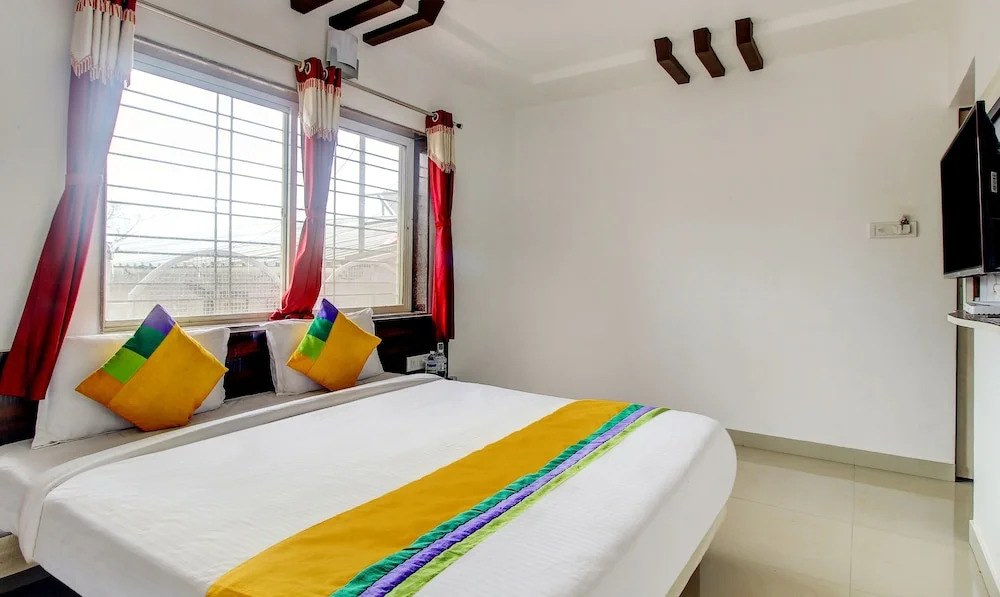 Hotel Gurukrupa by OYO Rooms