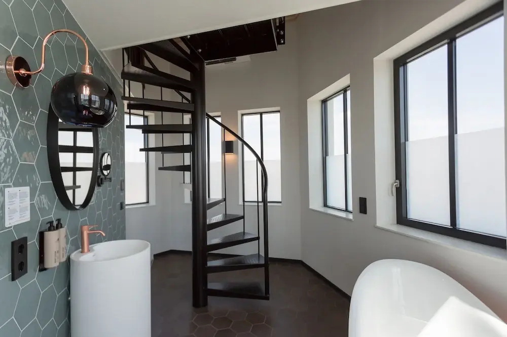 Hotel de Timmerfabriek I Kloeg Collection