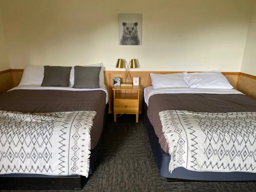 Sheep Mountain Lodge