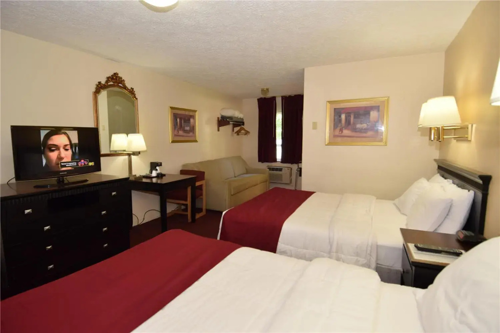 Knights Inn Oswego