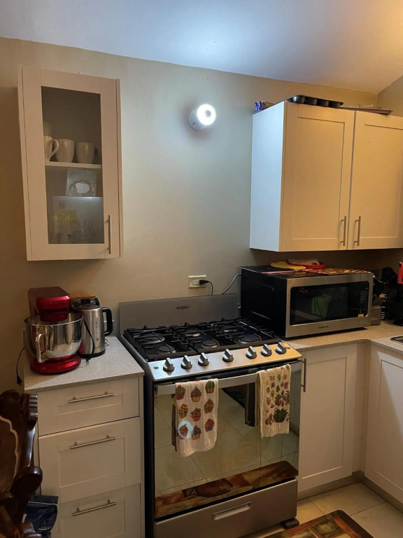 Loveable One-Bedroom House With Air Condition